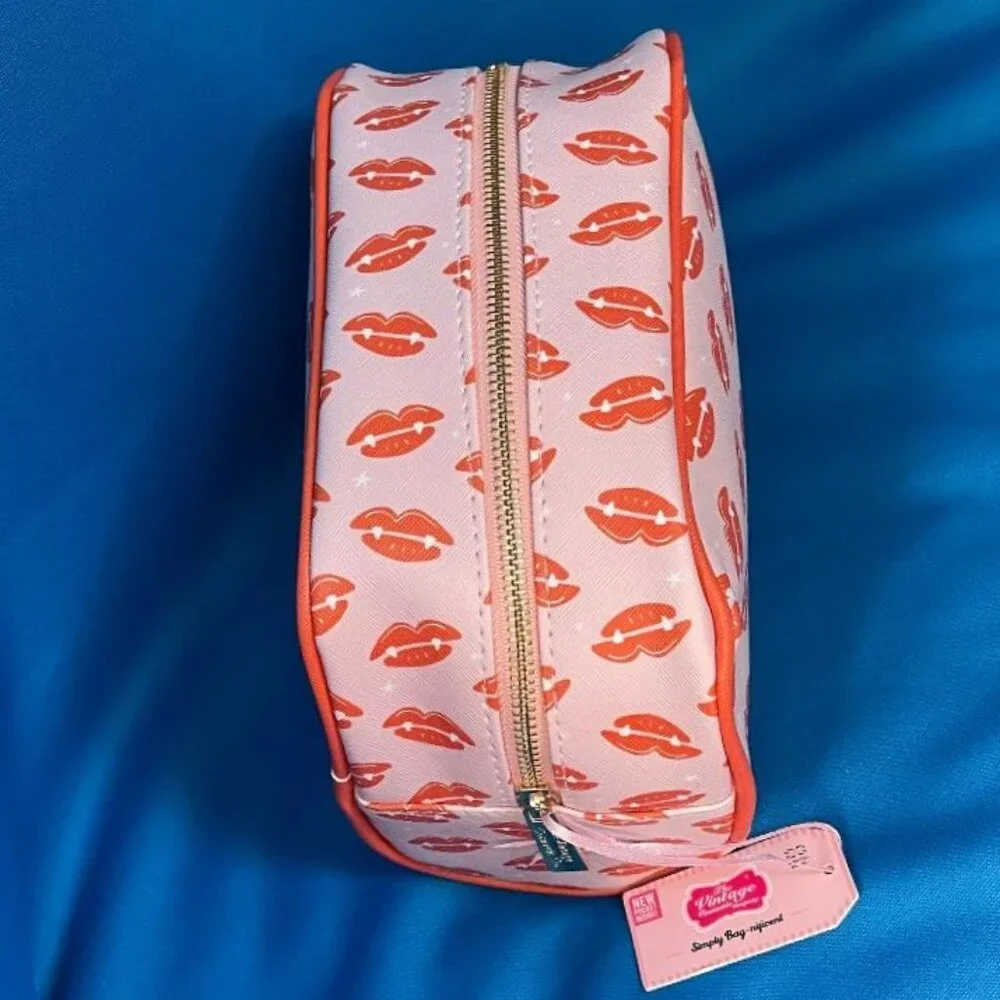 NWT ~ THE VINTAGE COSMETIC CO PINK RED LIP COSMETIC MAKE - UP TRAVEL BAG / CASE